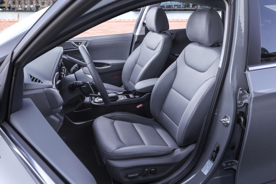 Интерьер Hyundai IONIQ electric (AE) 2019 года  (WW) (фото 42 из 44)